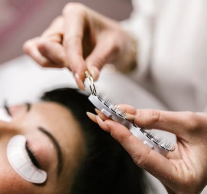 眼睫毛膠水的分析與使用步驟