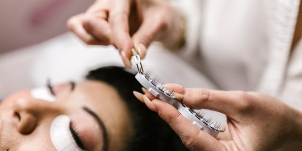 眼睫毛膠水的分析與使用步驟